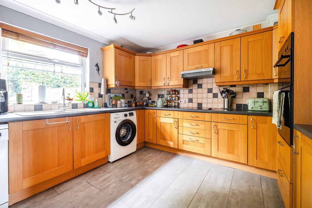 Property photo 3 of 23