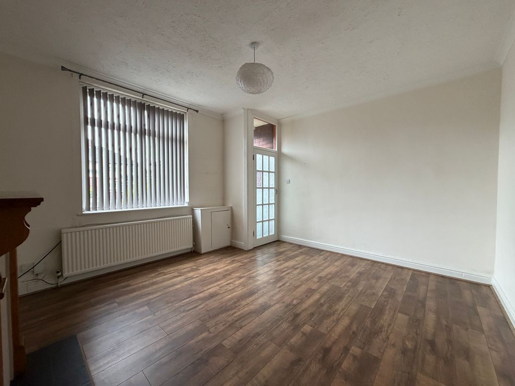 Property photo 3 of 9 Img_3632