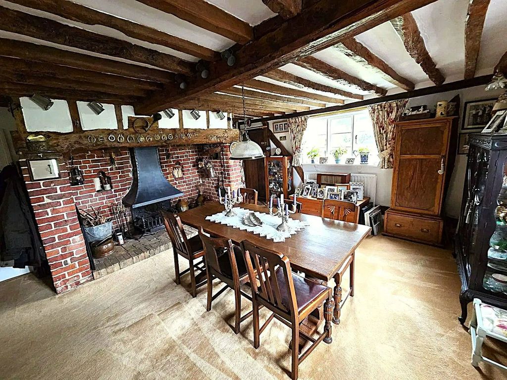 Property photo 2 of 27