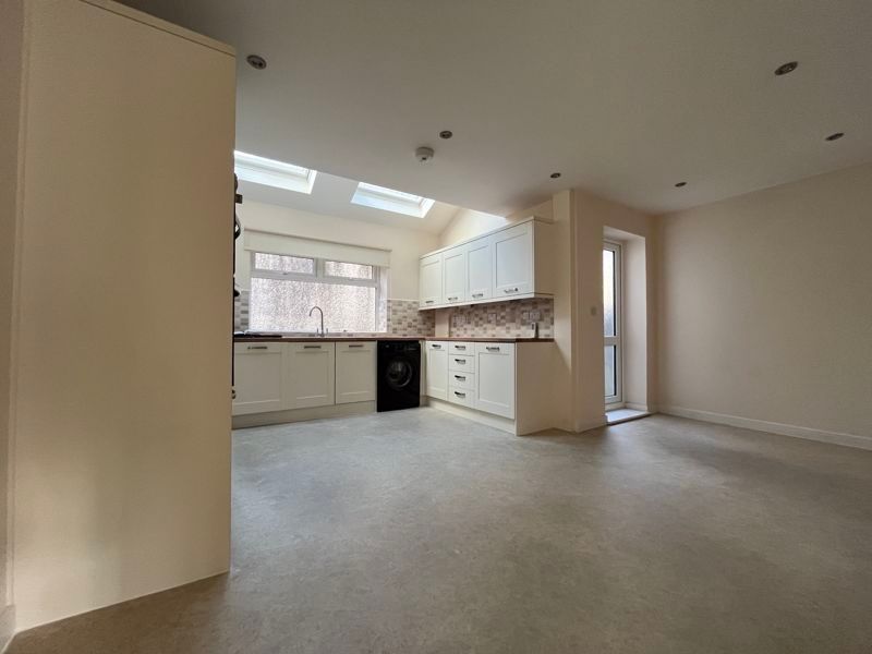 Property photo 3 of 13 Photo 8