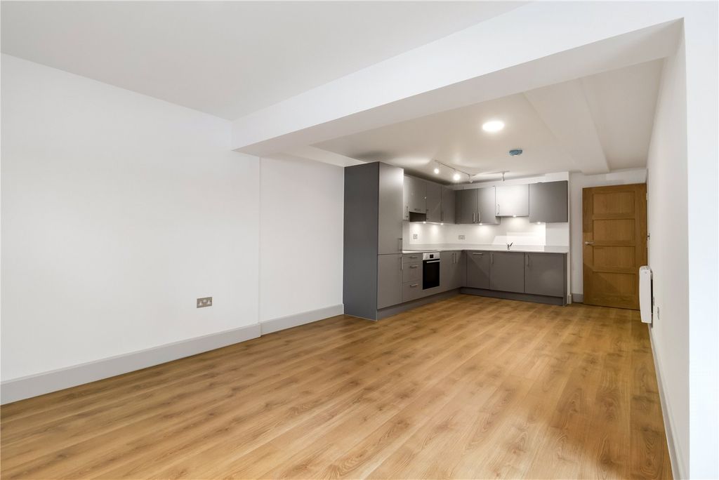 Property photo 2 of 13 Picture No. 03