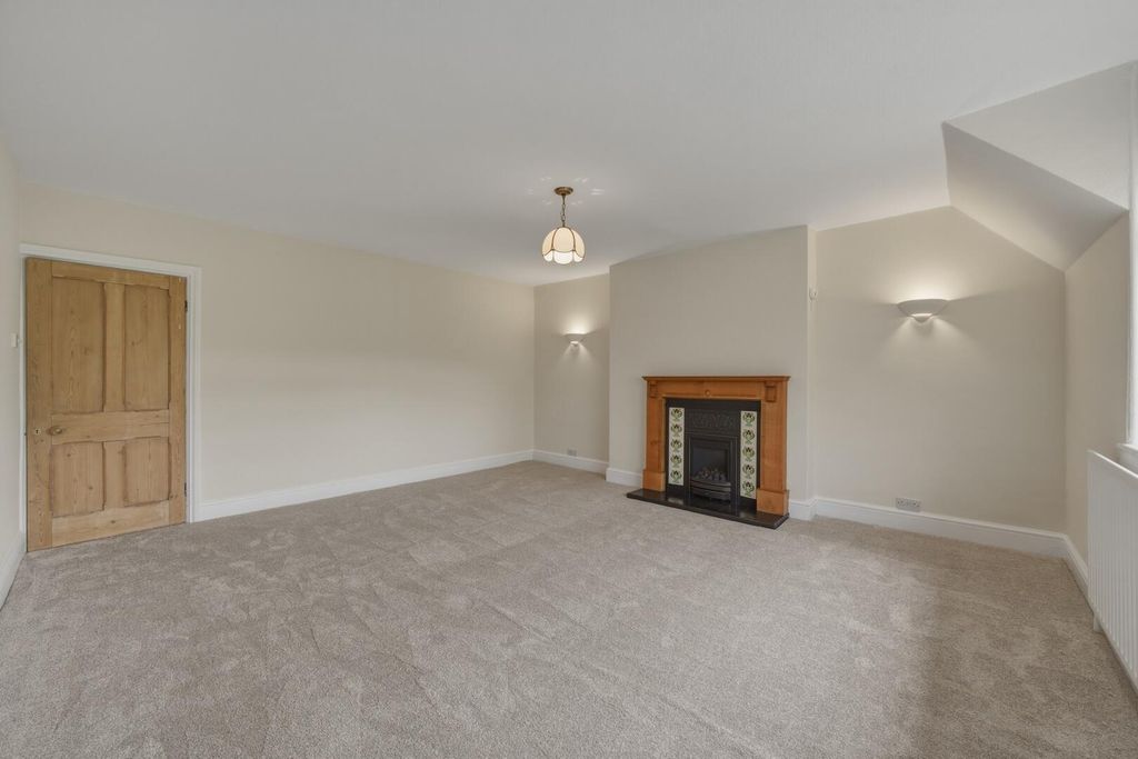 Property photo 3 of 17 Living Room