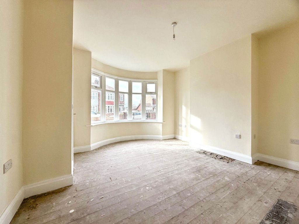 Property photo 3 of 27