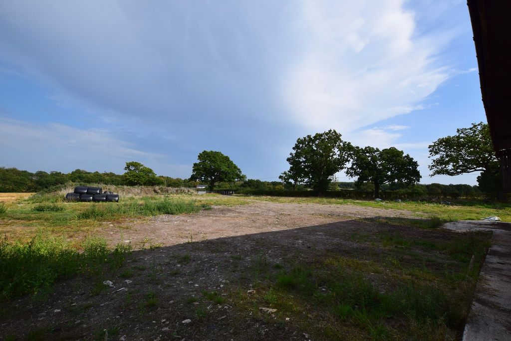 Property photo 3 of 9 Photo 1