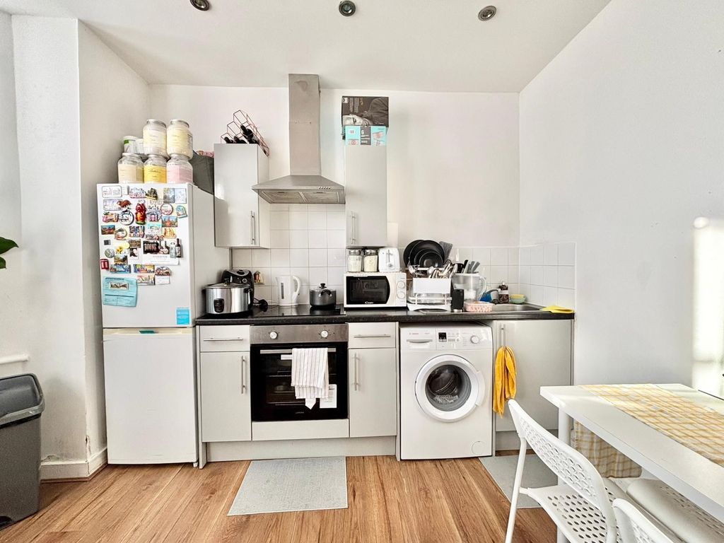 Property photo 2 of 7 Living Room