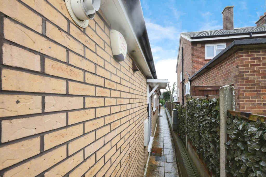 Property photo 2 of 11 Front View