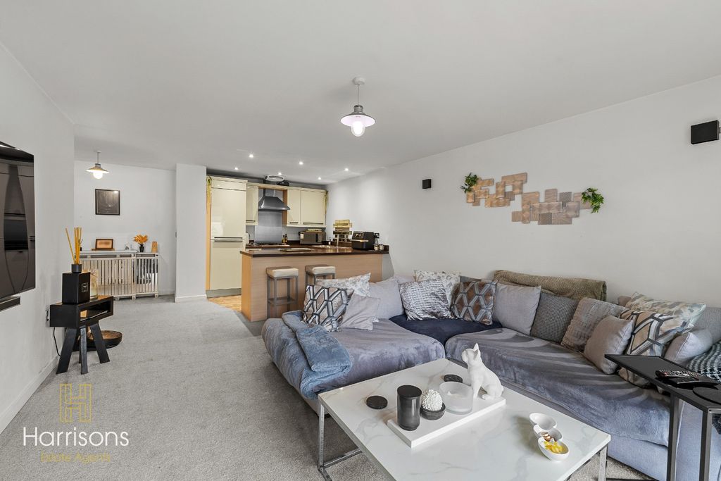 Property photo 2 of 22 5059415