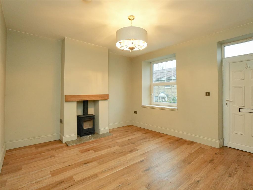 Property photo 2 of 15 Lounge