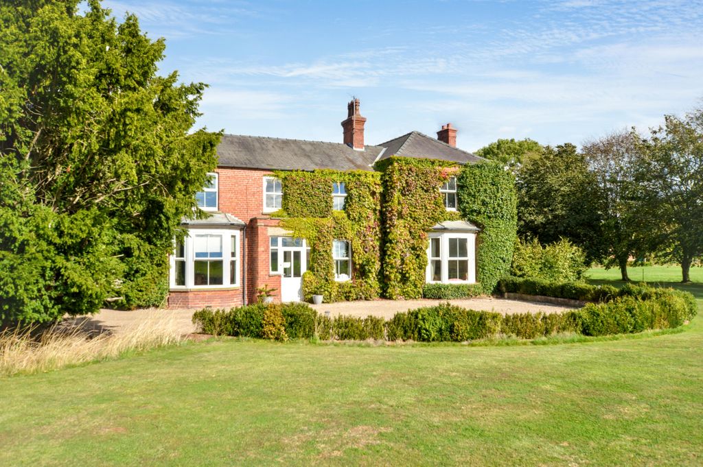 Property photo 3 of 42