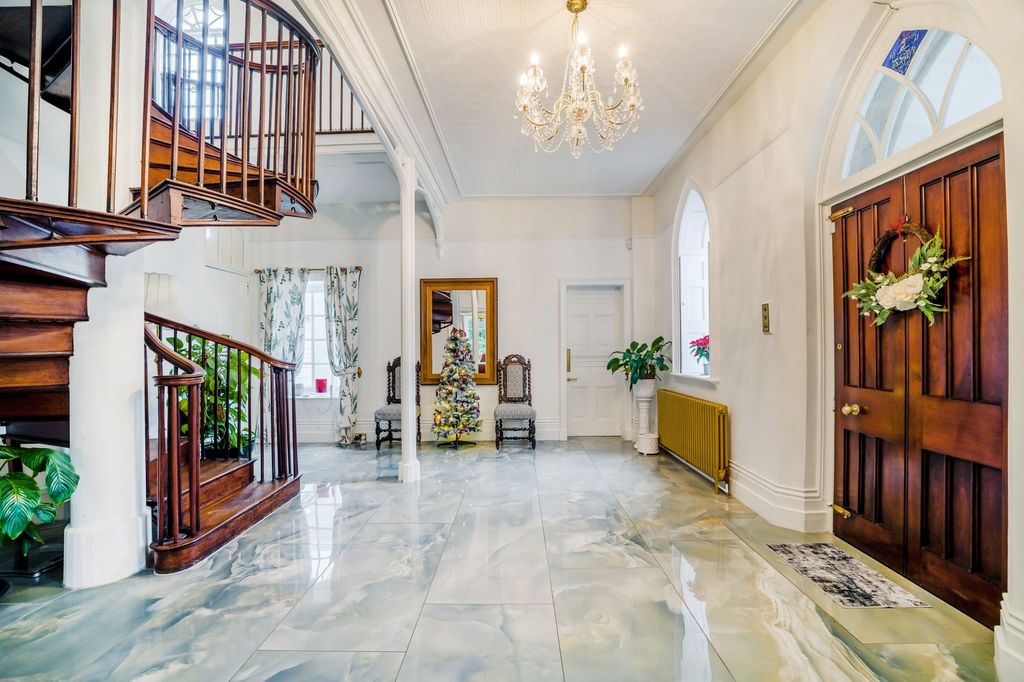 Property photo 2 of 42 P044912_02.Jpg