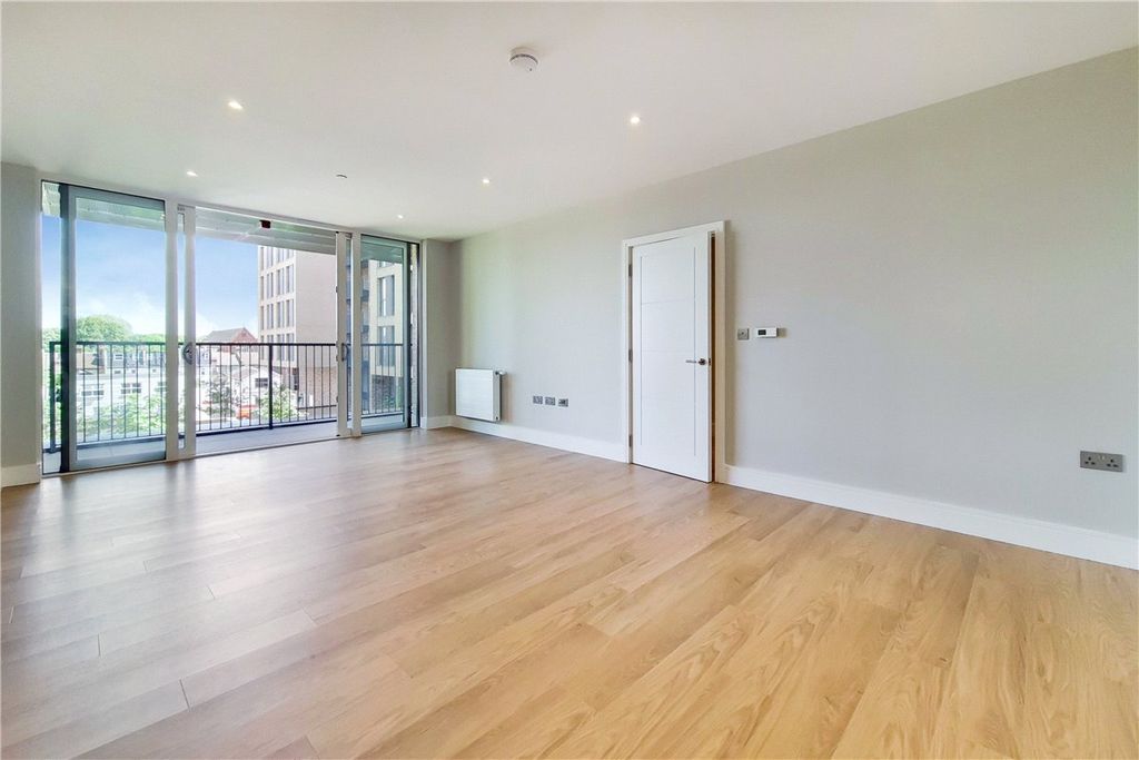 Property photo 3 of 10 Picture No. 20