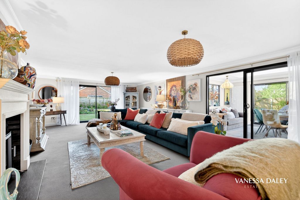 Property photo 2 of 47