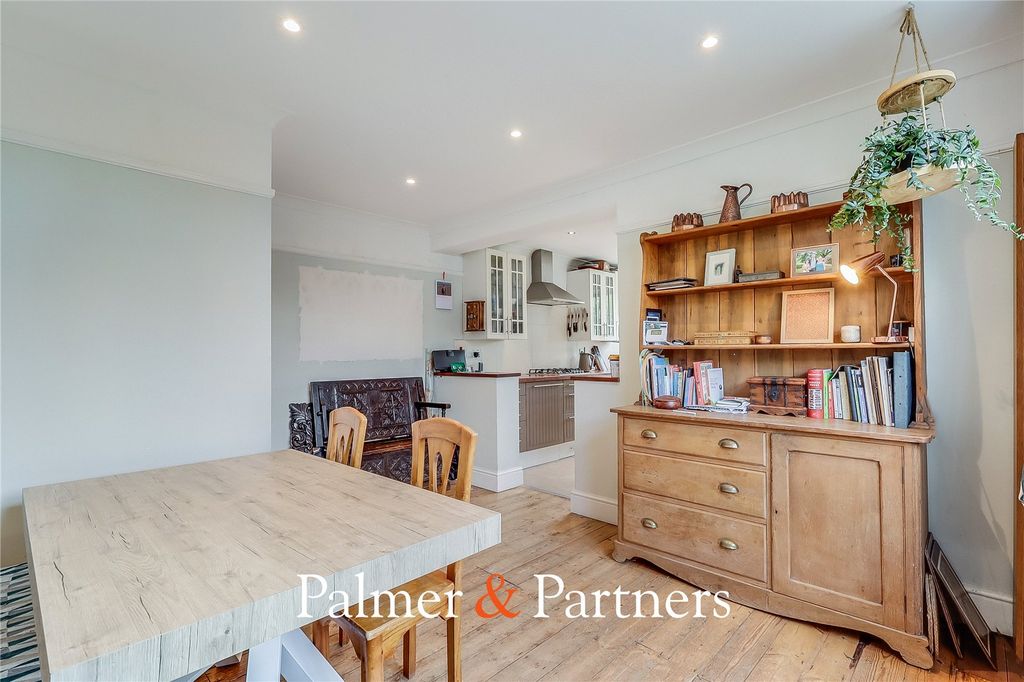 Property photo 3 of 19 Picture No. 04