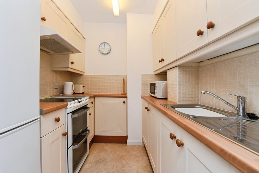 Property photo 2 of 12 Kitchen