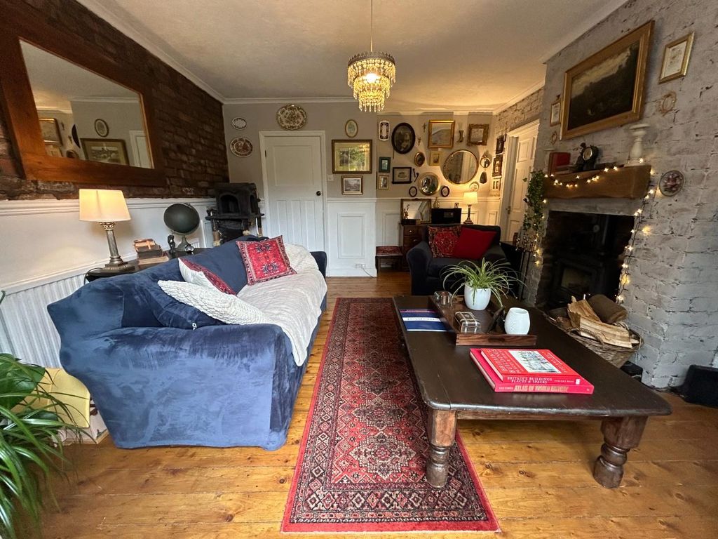 Property photo 2 of 22