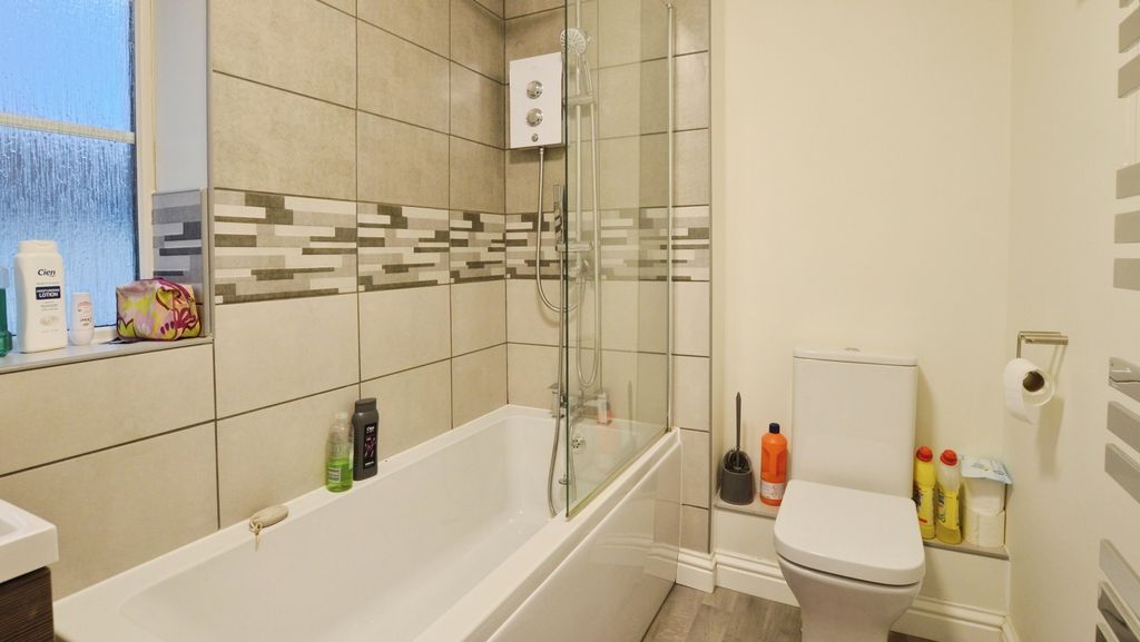 Property photo 3 of 13 3 - Pbox-Img.Jpg