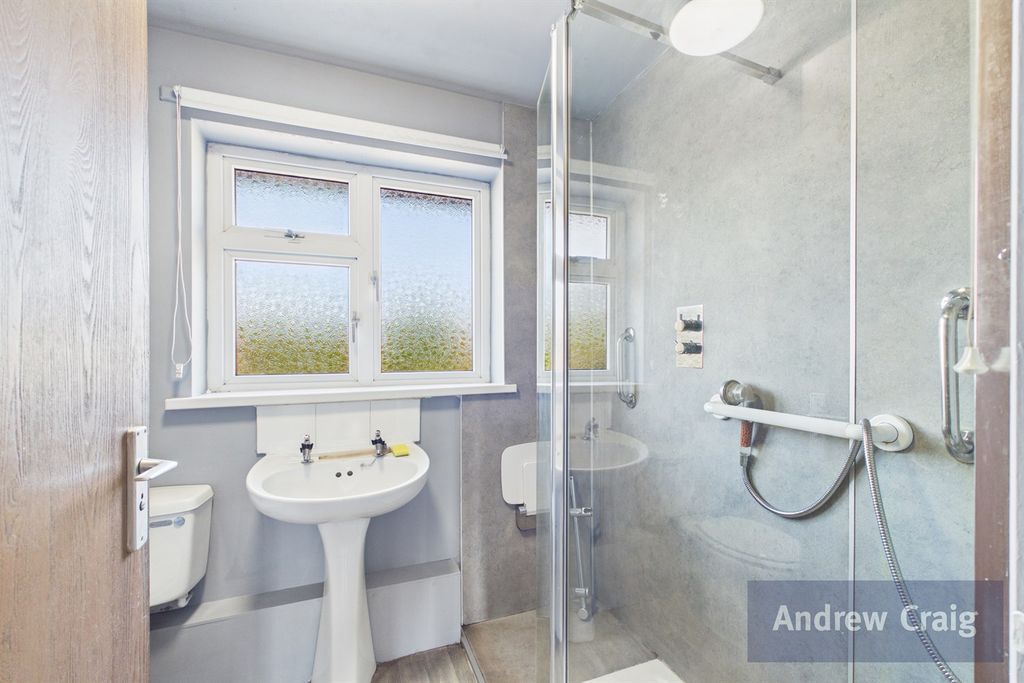 Property photo 3 of 17 Shower Room