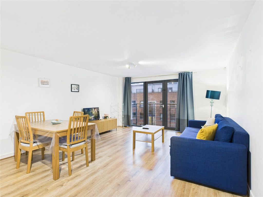 Property photo 3 of 8 Picture No. 06