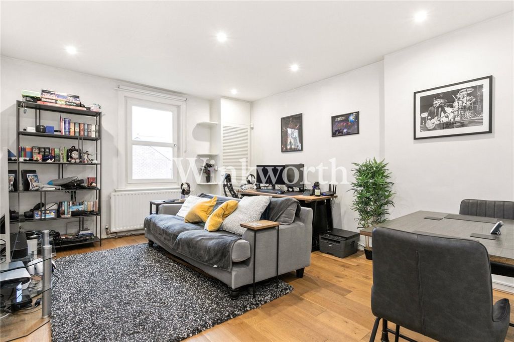 Property photo 3 of 10 Picture No. 01