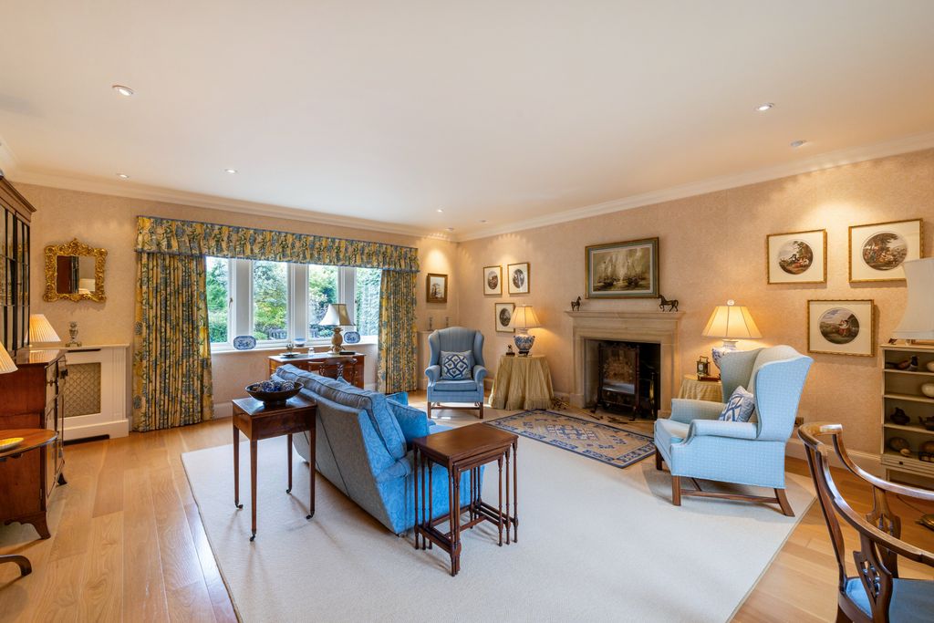 Property photo 3 of 23 Drawing Room
