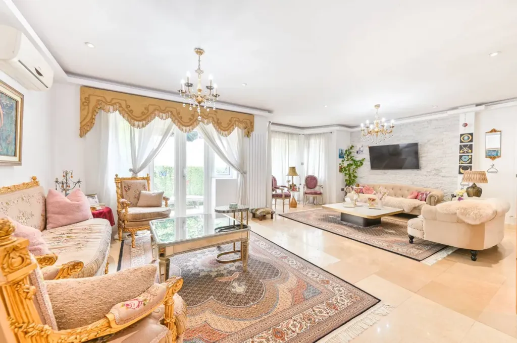 Property photo 2 of 20