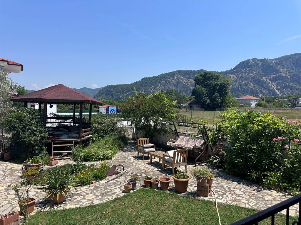Property photo 3 of 22 Traditional Dalyan Villa For Sale In Ortaca - Beautifully Maintained Garden