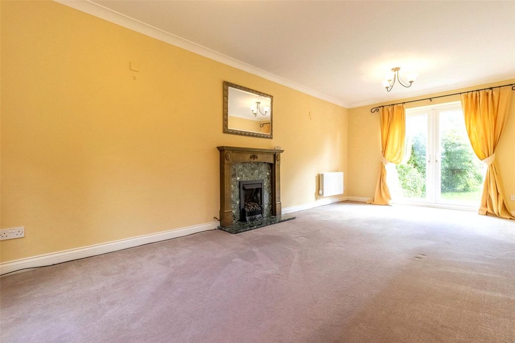 Property photo 2 of 16 Picture No. 35