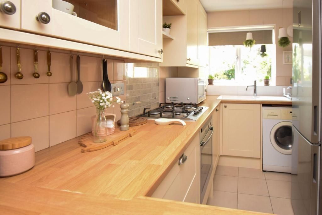 Property photo 2 of 3 Modern Kitchen