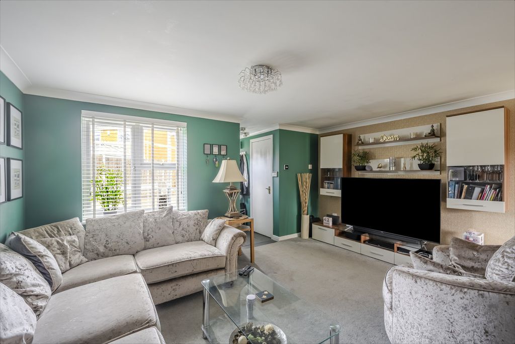 Property photo 2 of 20