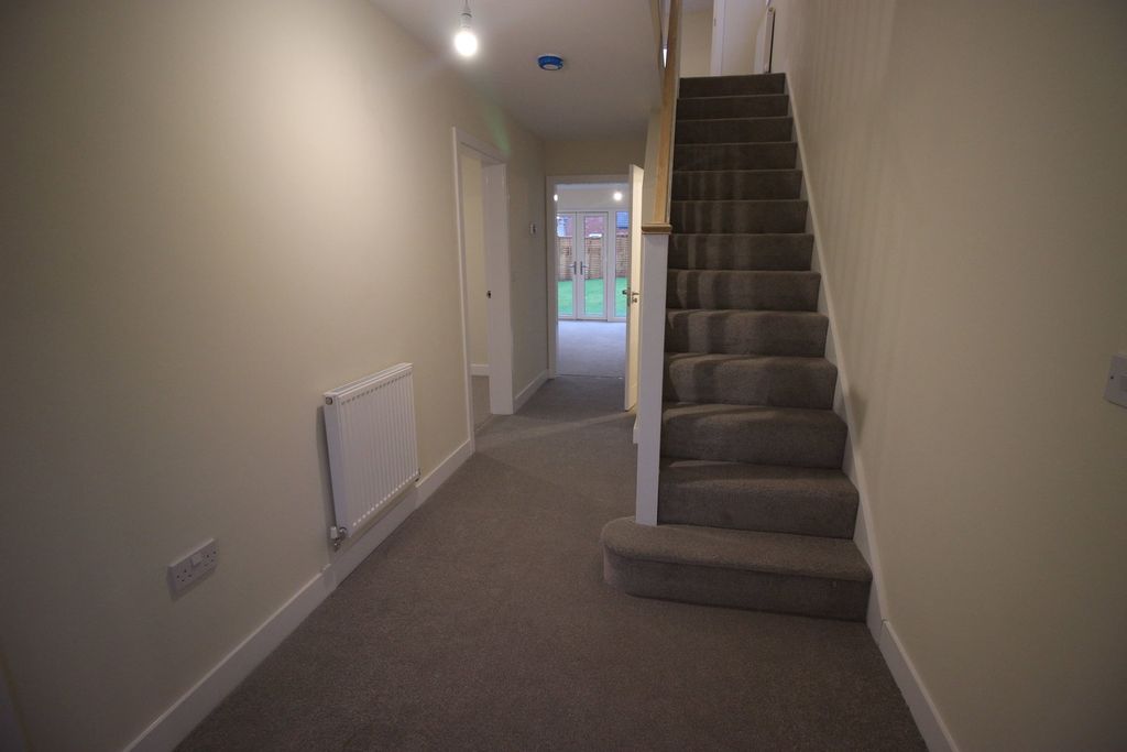 Property photo 2 of 25