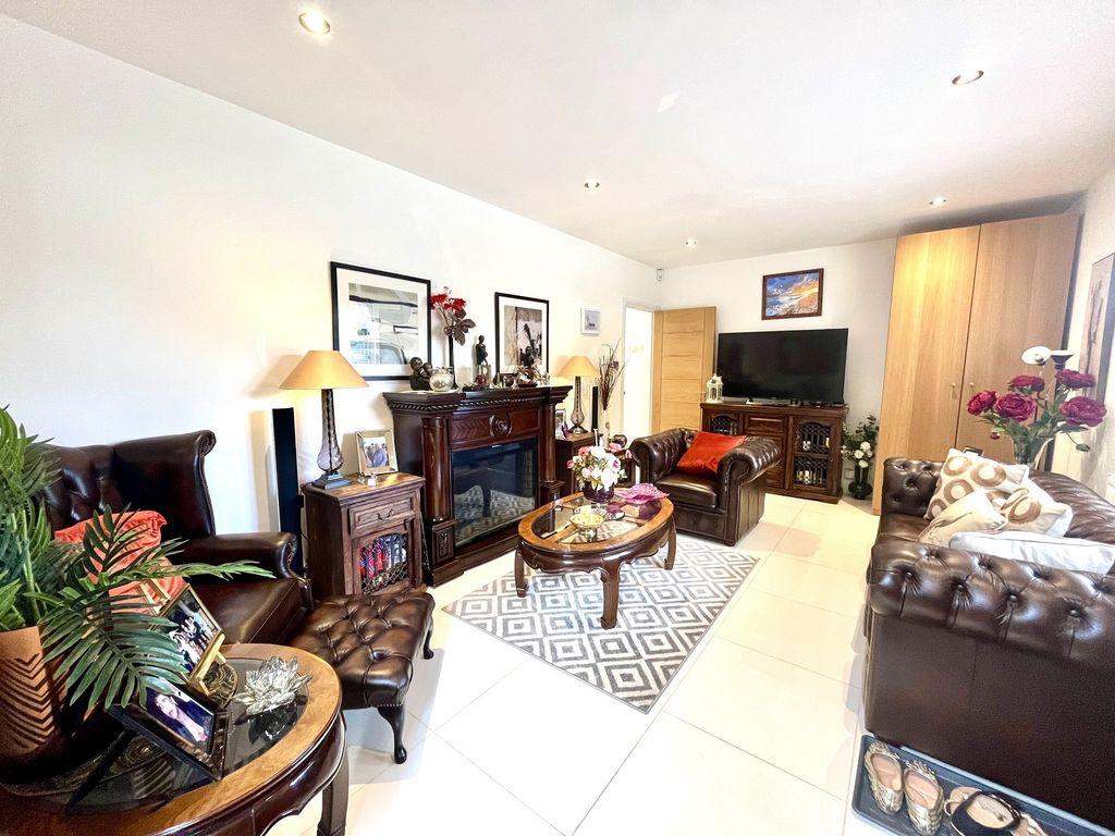Property photo 2 of 9 Not Specified