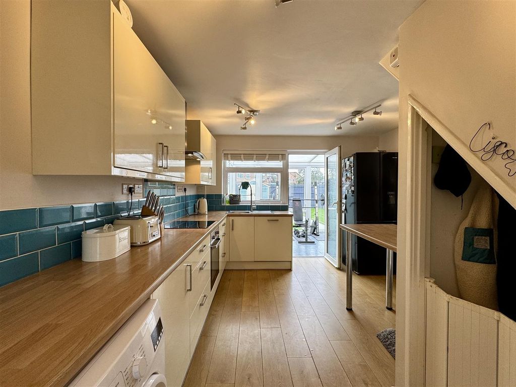 Property photo 2 of 25 Kithen Dining Room