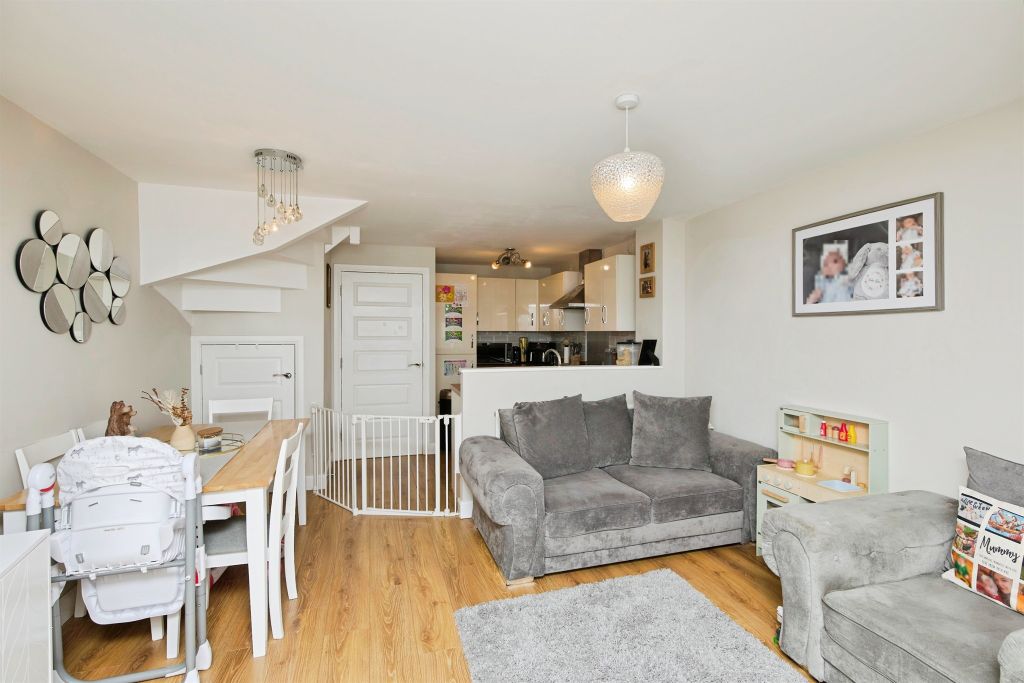 Property photo 3 of 13