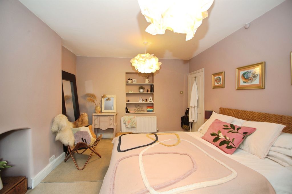 Property photo 1 of 34