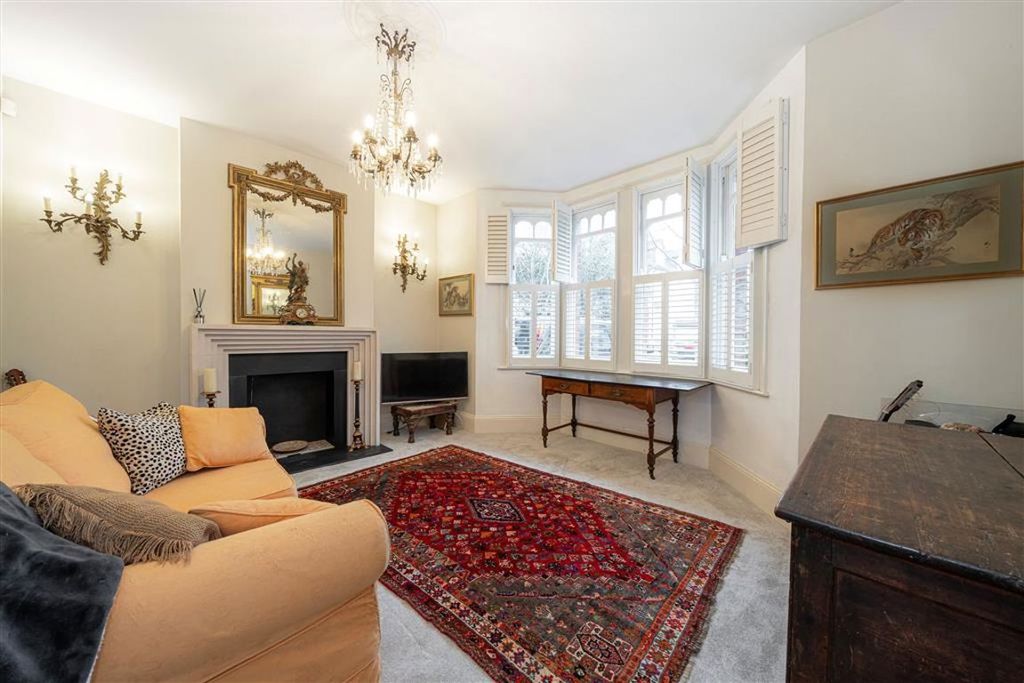 Property photo 2 of 9