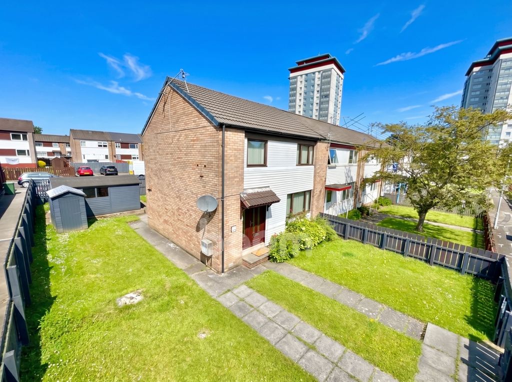 Property photo 1 of 27 Knock Way, Paisley External