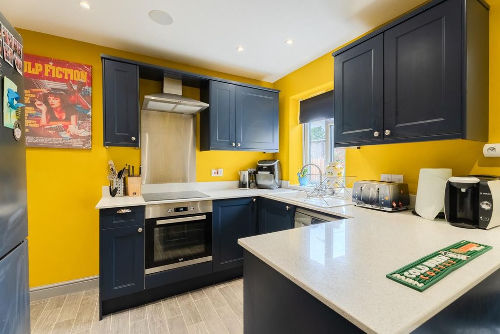 Property photo 3 of 14 Mount Road-8.Jpg