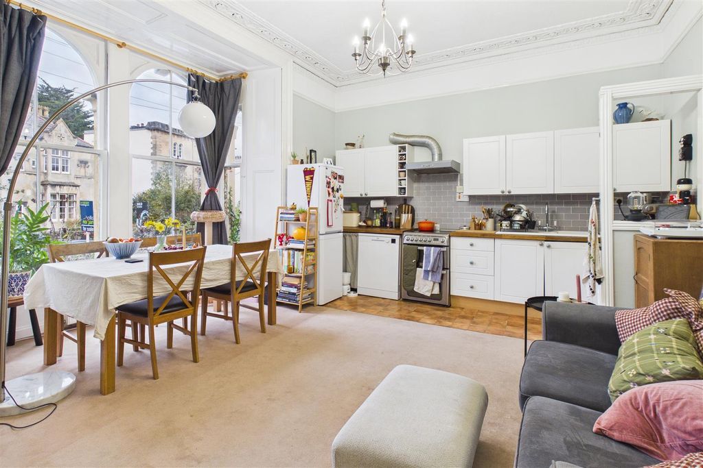 Property photo 2 of 10 Cam01335G0-Pr0432-Still001.Jpg