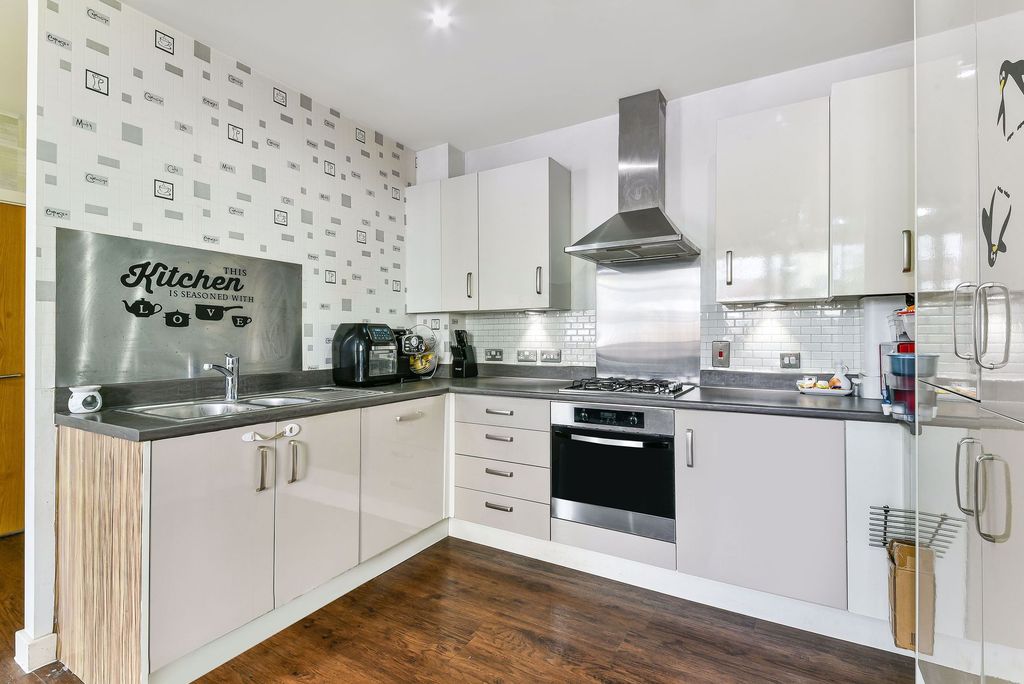 Property photo 1 of 10 Open Plan Kitchen