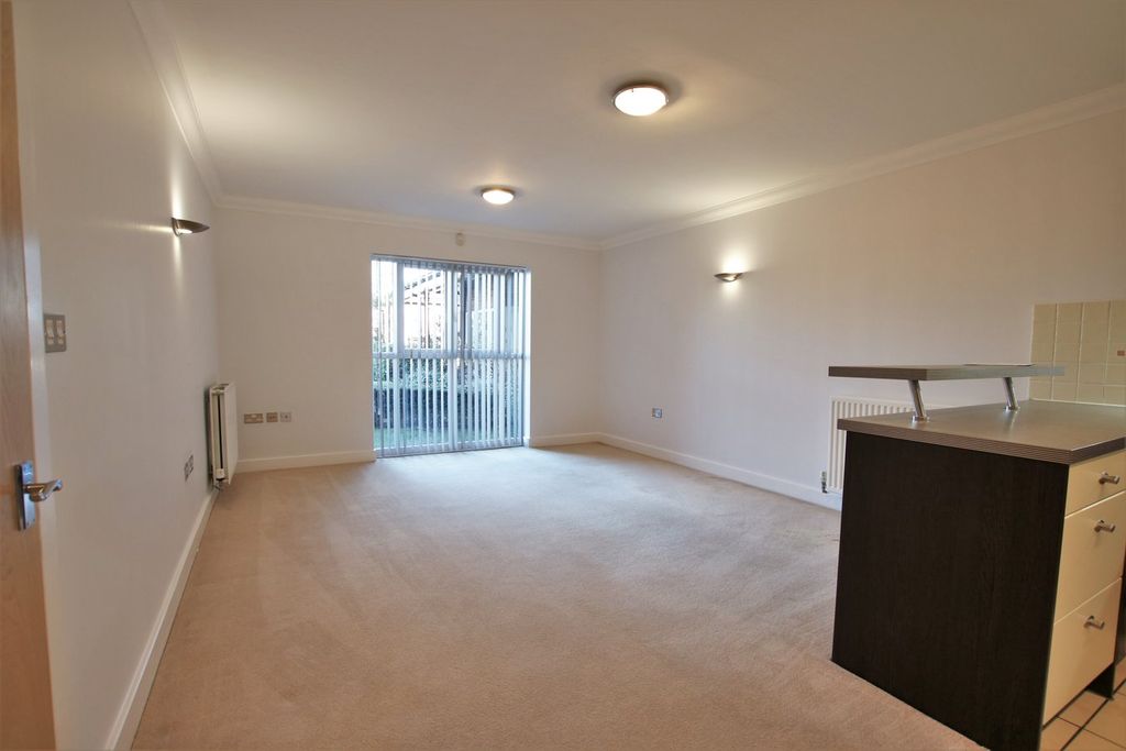 Property photo 3 of 8