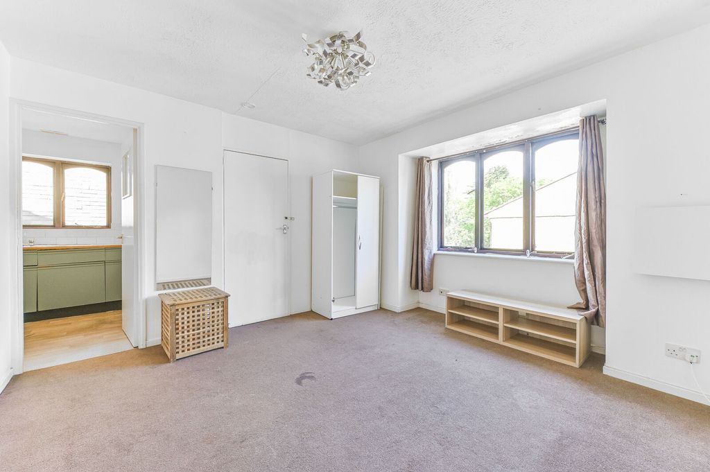 Property photo 3 of 3