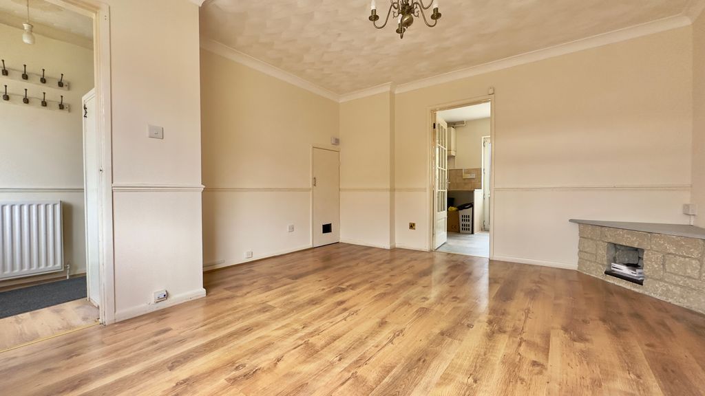 Property photo 3 of 16 Img_8428