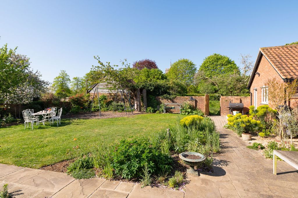 Property photo 3 of 38