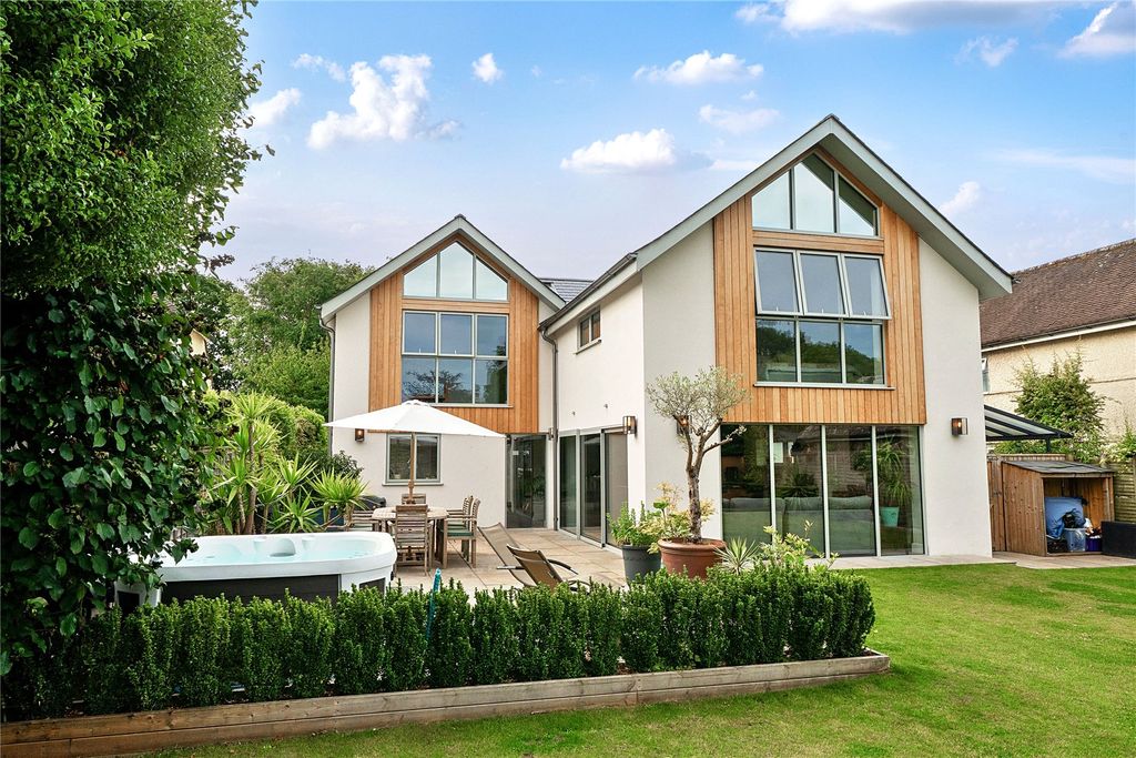 Property photo 1 of 26 Picture No. 04
