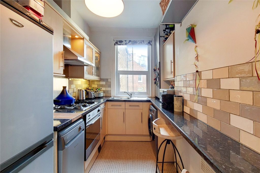 Property photo 2 of 6