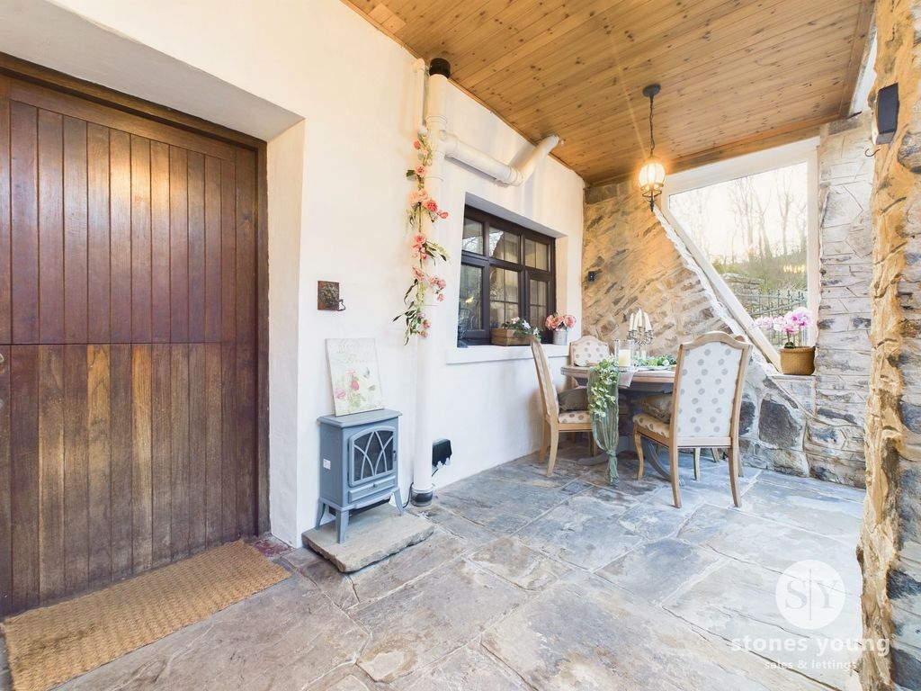 Property photo 2 of 37