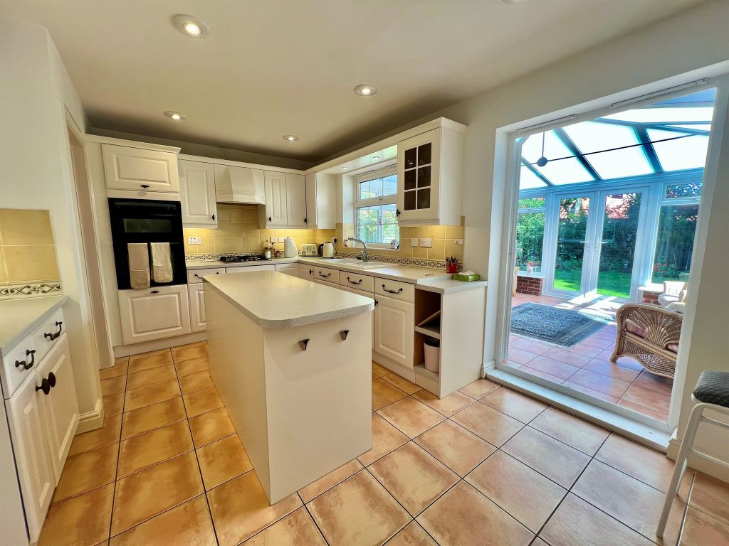 Property photo 2 of 30 Kitchen