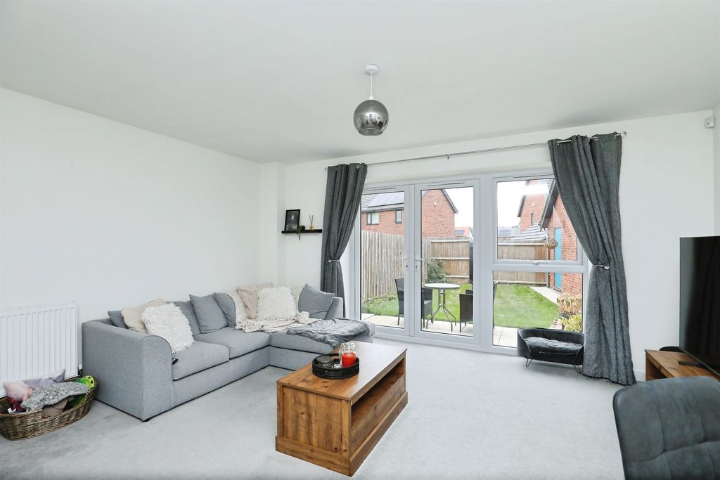 Property photo 2 of 17