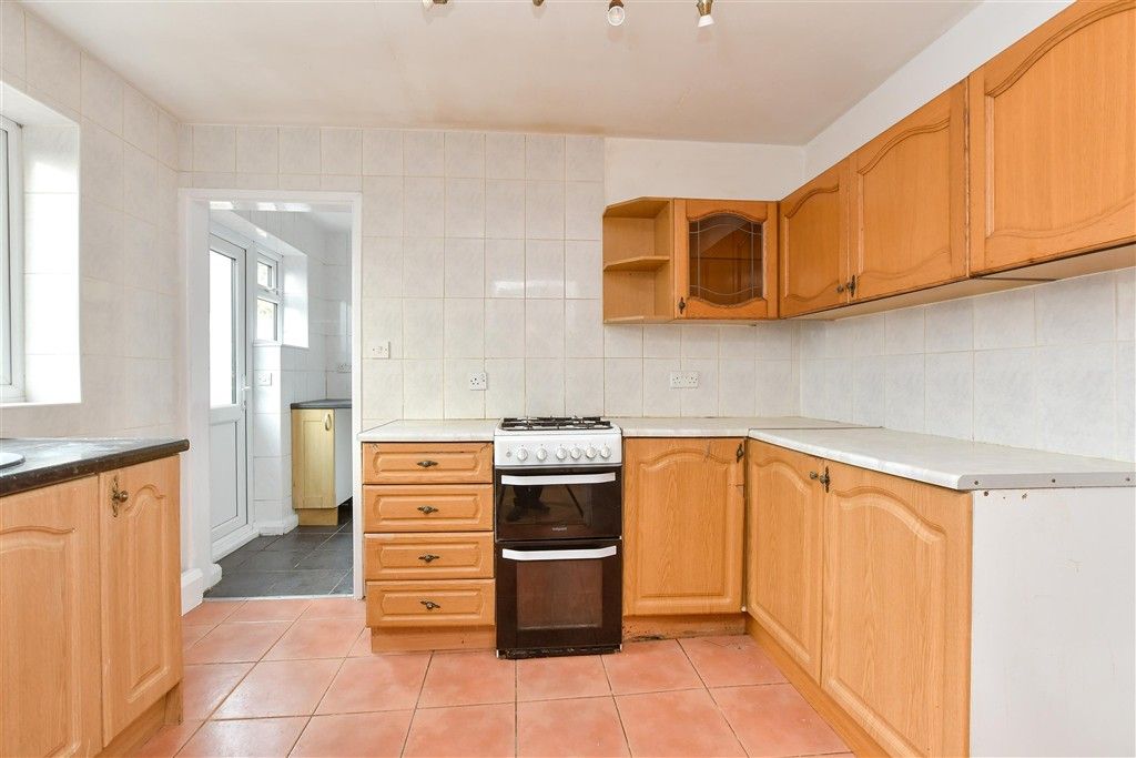 Property photo 2 of 11 Kitchen