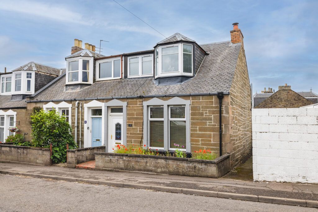 Property photo 1 of 28